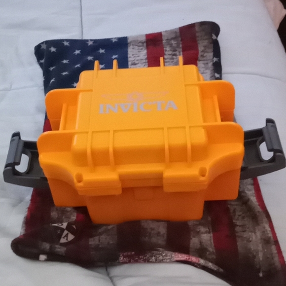 Invicta joker series watch with watch box - Picture 2 of 9